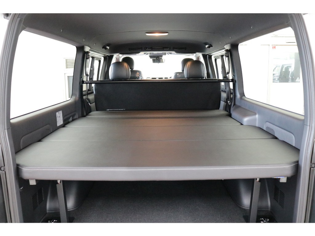 新車ハイエースＶダークプライムⅡ２８００ディーゼル４ＷＤナビベットＫＩＴパッケージ入庫致しました！！店頭在庫車、即納車もご対応可能になります！！