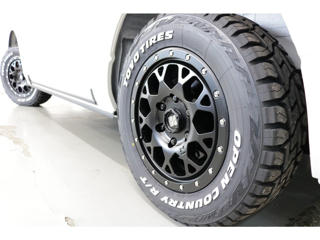新車ハイエースＶダークプライムⅡ２８００ディーゼル４ＷＤナビベットＫＩＴパッケージ入庫致しました！！店頭在庫車、即納車もご対応可能になります！！