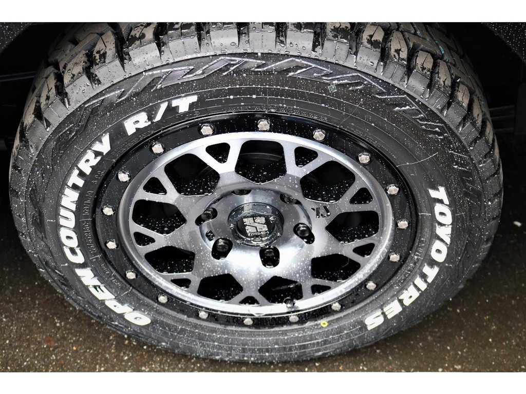 ＸＪ１６インチアルミホイール、オープンカントリータイヤ！