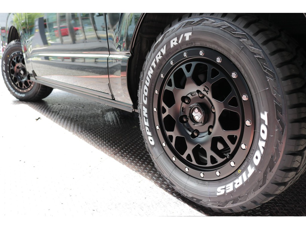 新車ハイエースＶダークプライムⅡ２８００ディーゼル４ＷＤブラックエディション完成！！オリジナルベットＫＩＴ装備！！店頭在庫車、即納車ご対応可能！！