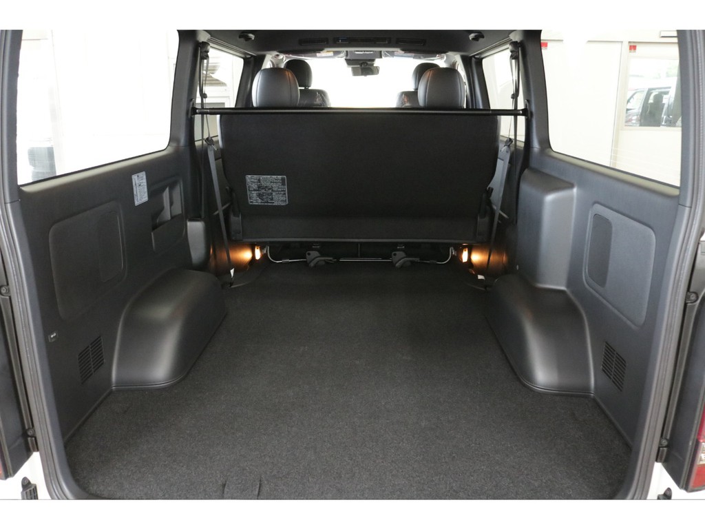 新車ハイエースＶダークプライムⅡ２８００ディーゼル４ＷＤナビパッケージ入庫致しました！！両側パワースライドドア装備！！店頭在庫車、即納車ご対応可能になります！！