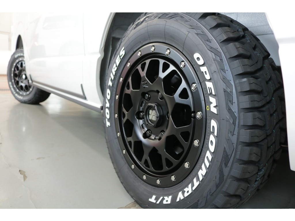 新車ハイエースＶダークプライムⅡ２８００ディーゼル４ＷＤナビパッケージ入庫致しました！！両側パワースライドドア装備！！店頭在庫車、即納車ご対応可能になります！！