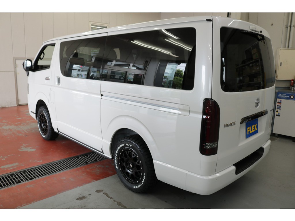 新車ハイエースＶダークプライムⅡ２８００ディーゼル４ＷＤナビパッケージ入庫致しました！！両側パワースライドドア装備！！店頭在庫車、即納車ご対応可能になります！！