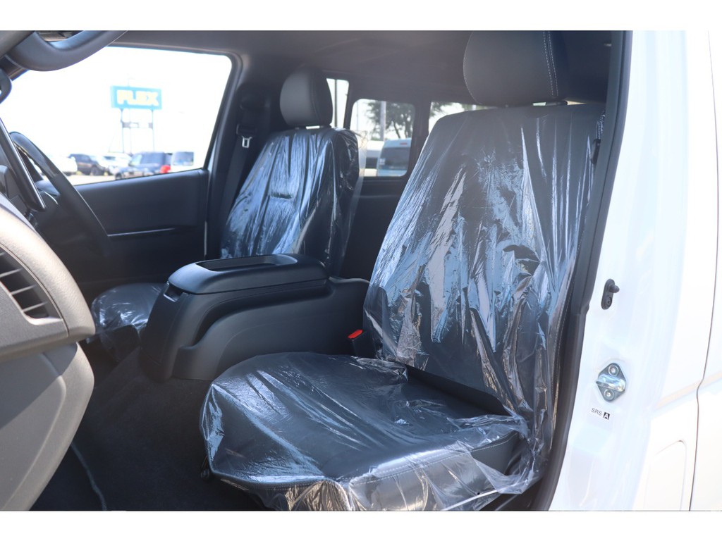 オリジナルアームレストやカップホルダーもお取り扱い中！