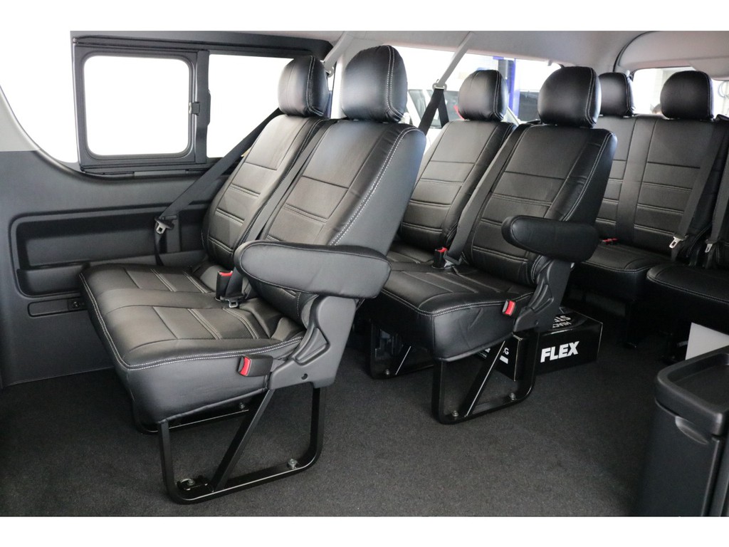 新車ハイエースワゴンＧＬ２７００ガソリン２ＷＤツインナビパッケージ完成致しました！！フレックスオリジナルパーツでカスタムした１台になります！！店頭在庫車、即納車ご対応可能！！