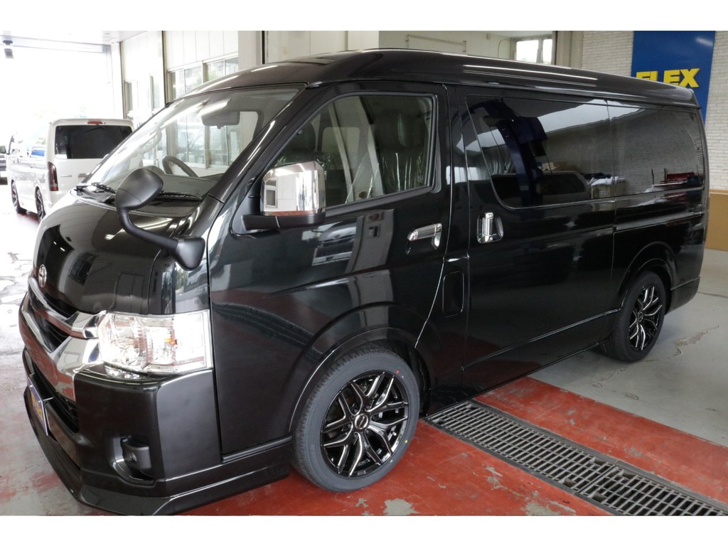新車ハイエースワゴンＧＬ２７００ガソリン２ＷＤツインナビパッケージ完成致しました！！フレックスオリジナルパーツでカスタムした１台になります！！店頭在庫車、即納車ご対応可能！！