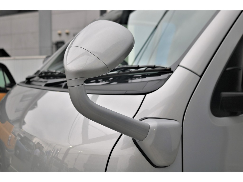 フロントアンダーミラーボディー同色