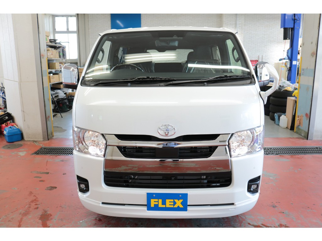 新車ハイエースＶダークプライムⅡ２０００ガソリン２ＷＤナビパッケージ入庫致しました！！店頭在庫車、即納車もご対応可能になります！！オリジナルパーツ多数装備済み！！