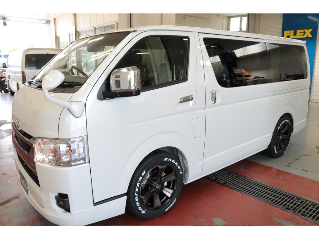 新車ハイエースＶダークプライムⅡ２０００ガソリン２ＷＤナビパッケージ入庫致しました！！店頭在庫車、即納車もご対応可能になります！！オリジナルパーツ多数装備済み！！
