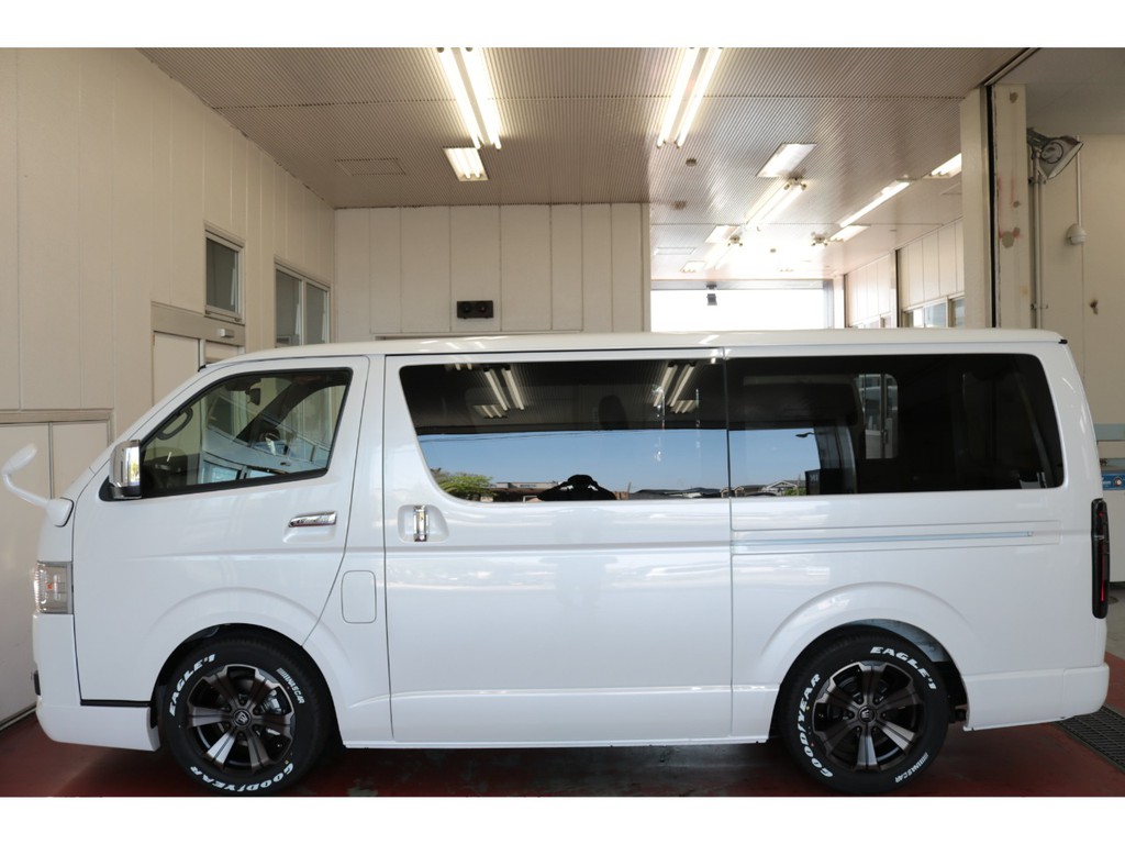 新車ハイエースＶダークプライムⅡ２０００ガソリン２ＷＤナビパッケージ入庫致しました！！店頭在庫車、即納車もご対応可能になります！！オリジナルパーツ多数装備済み！！
