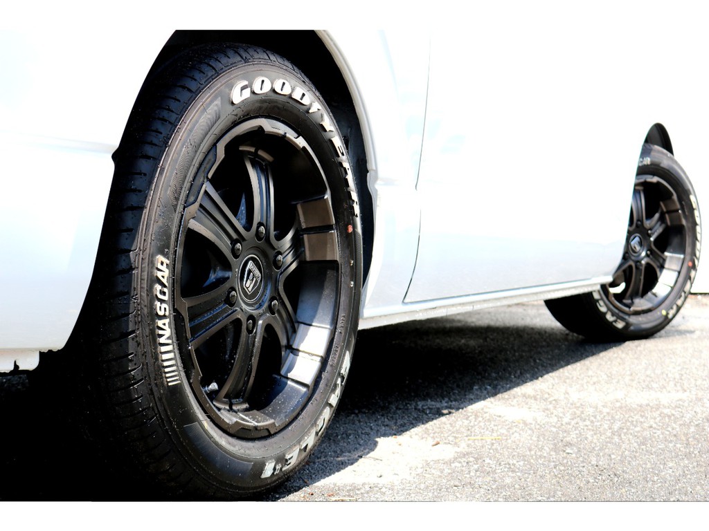 ＦＬＥＸ　バルベロ１７インチアルミ！