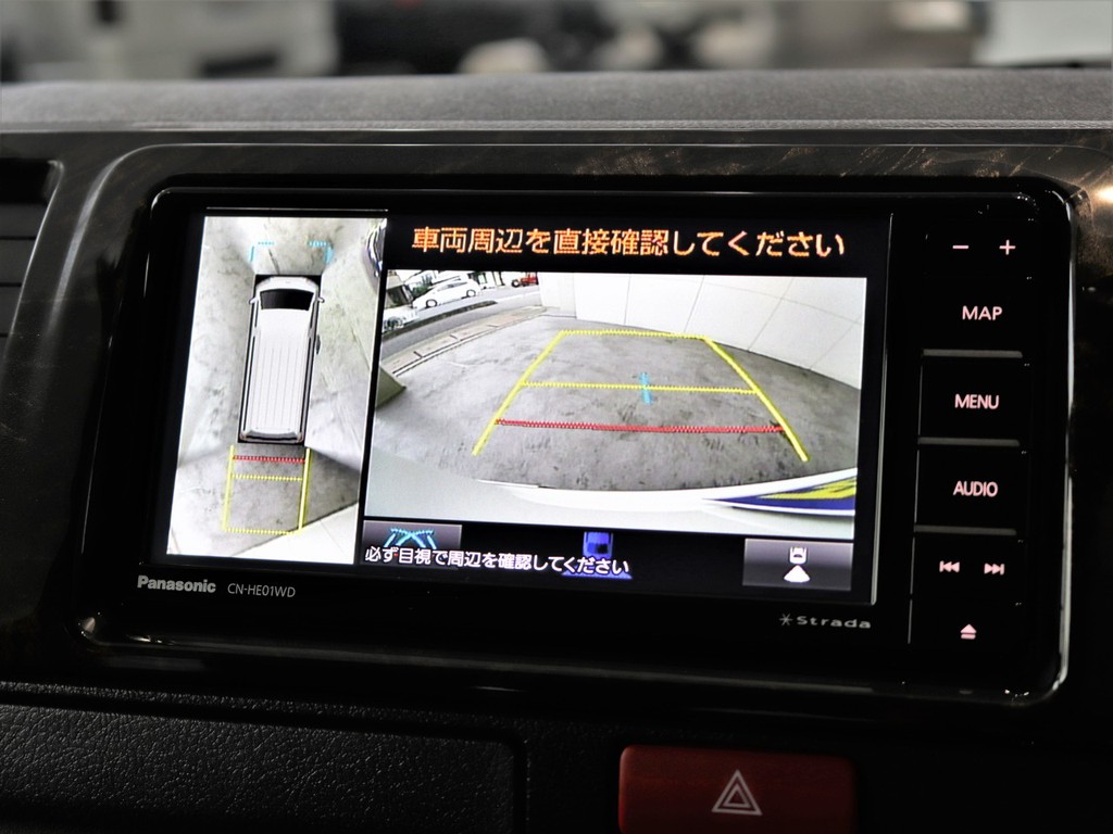 バックカメラとパノラミックビューモニター搭載で駐車も楽々♪♪