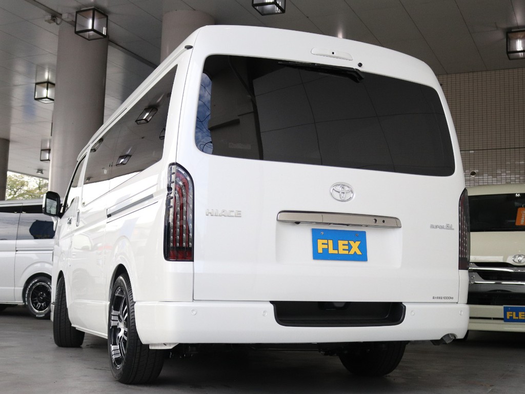 テールはFLEXオリジナル煌きテールランプを使用！