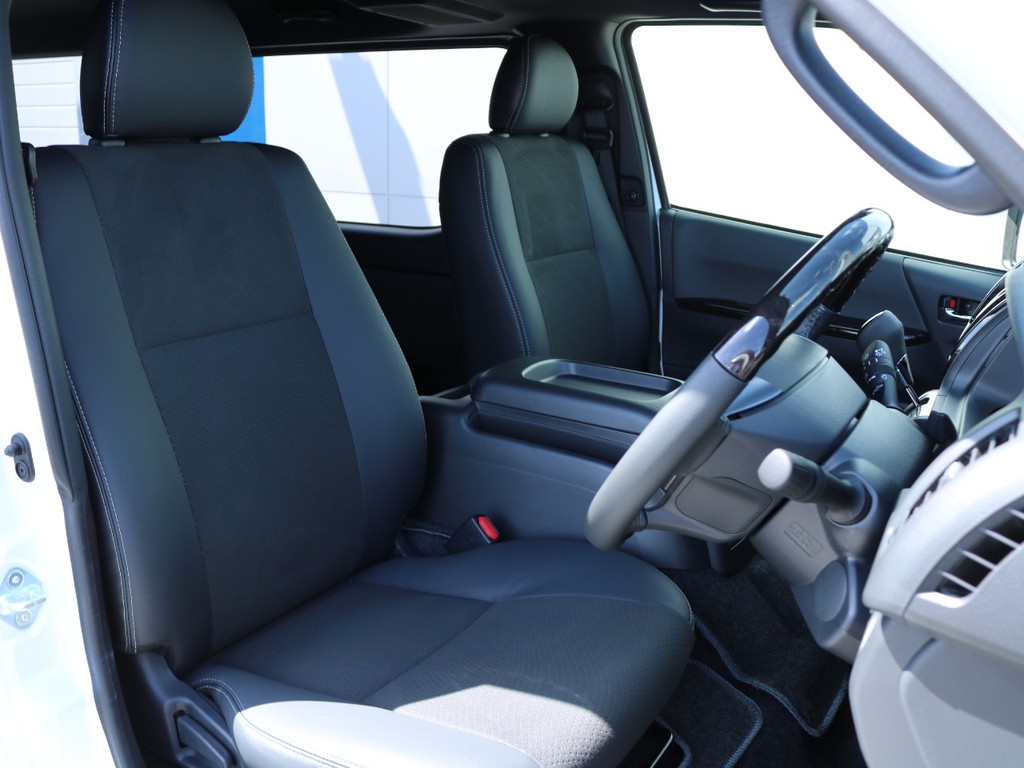 運転席シート、ハーフレザーシート！
