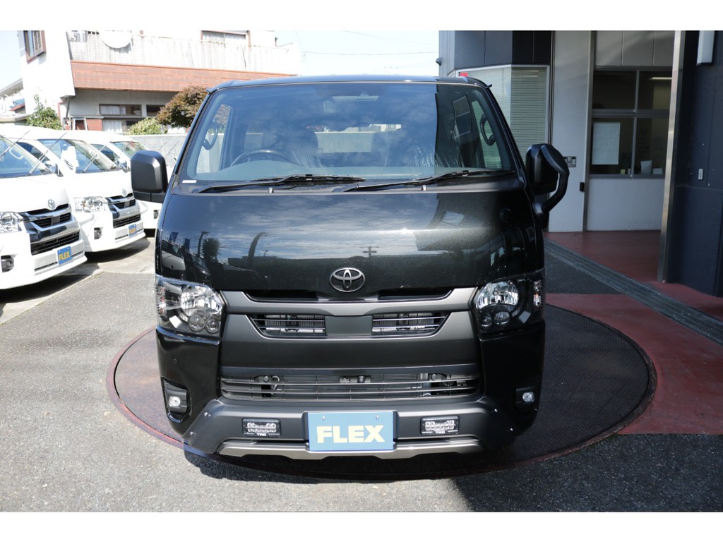 新車ハイエースＶダークプライムⅡ２８００ディーゼル４ＷＤブラックエディション完成致しました！！オリジナルベットＫＩＴ装備！！両側パワースライドドア装備済み！！