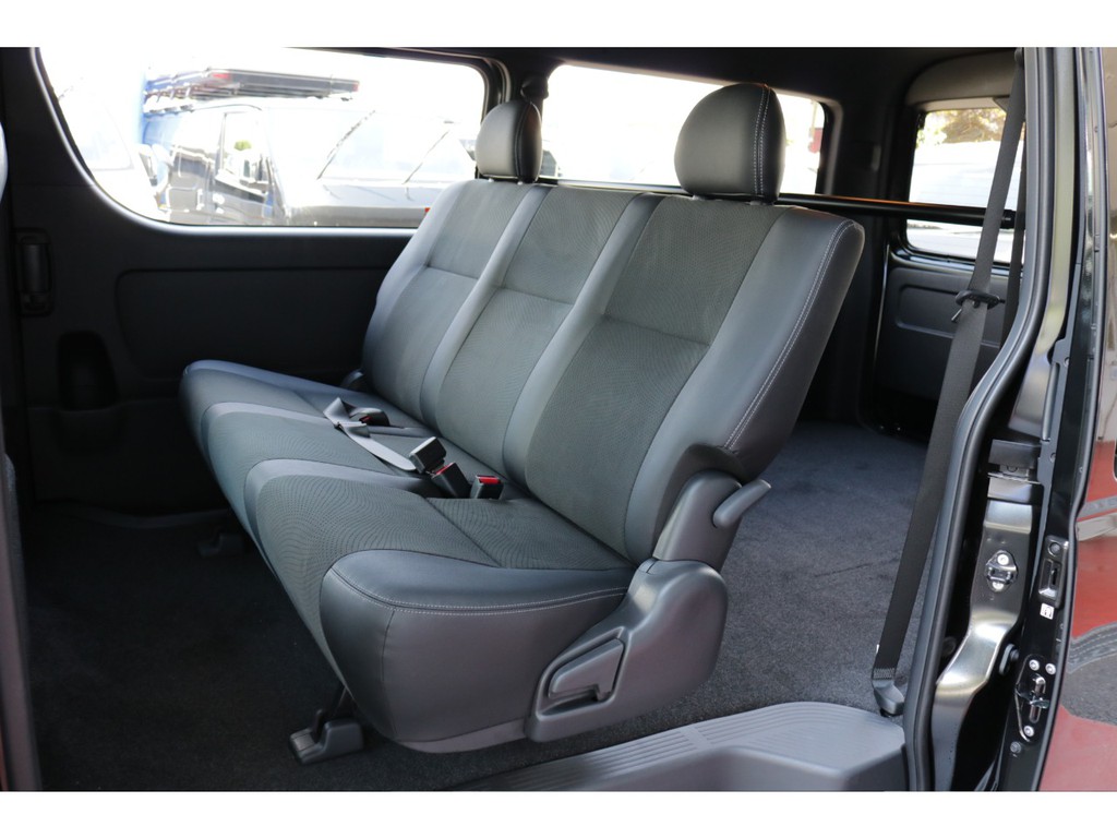 新車ハイエースＶダークプライムⅡ２７００ガソリン４ＷＤブラックエディション完成致しました！！マッドブラックに拘り作成した1台！！