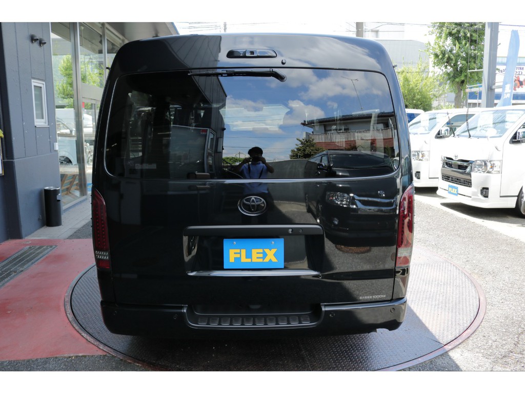 新車ハイエースＶダークプライムⅡ２７００ガソリン４ＷＤブラックエディション完成致しました！！マッドブラックに拘り作成した1台！！