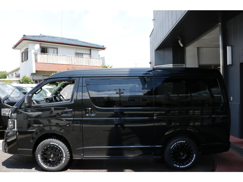 新車ハイエースＶダークプライムⅡ２７００ガソリン４ＷＤブラックエディション完成致しました！！マッドブラックに拘り作成した1台！！