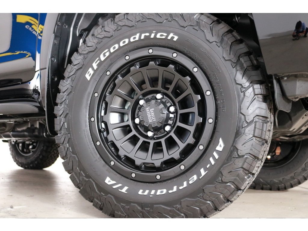 バークレイハードロックローガン１７インチAW＆BFグッドリッチ２７５AT新品インストール！