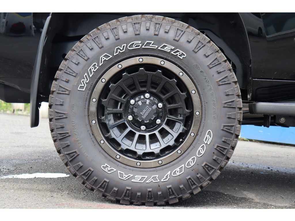 リフトアップしたからこそ入る285/70/R17