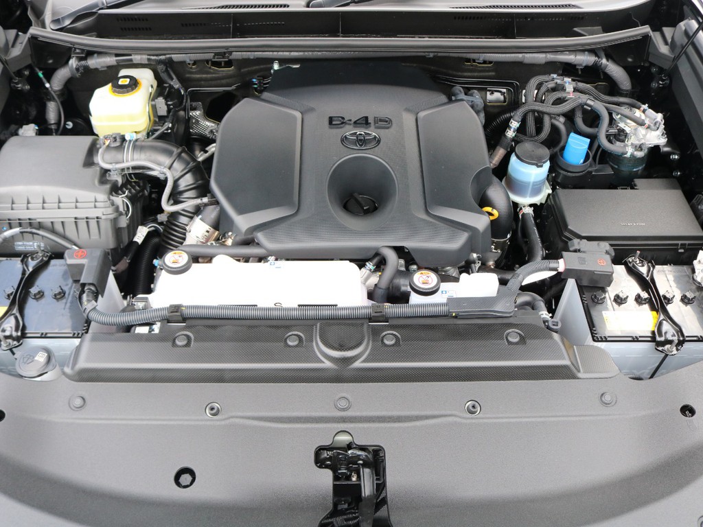 クリーンディーゼルエンジン2.8Ｌのターボエンジンです！