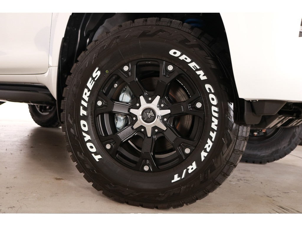 TOYOタイヤにウォーヘッドAWの組み合わせ！