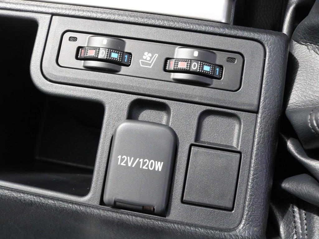 運転席 助手席シートヒーター クーラー付き！
