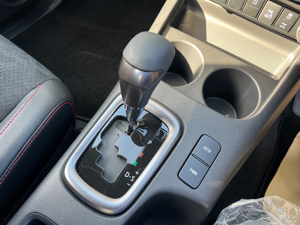 エコモード、パワーモードがあり運転中は使い分けをしながら走行出来ます！