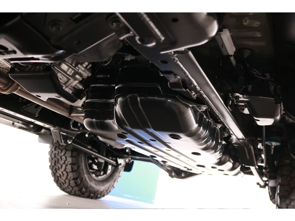 ランクルと言えば堅牢なラダーフレーム！本物のSUVをお楽しみください！