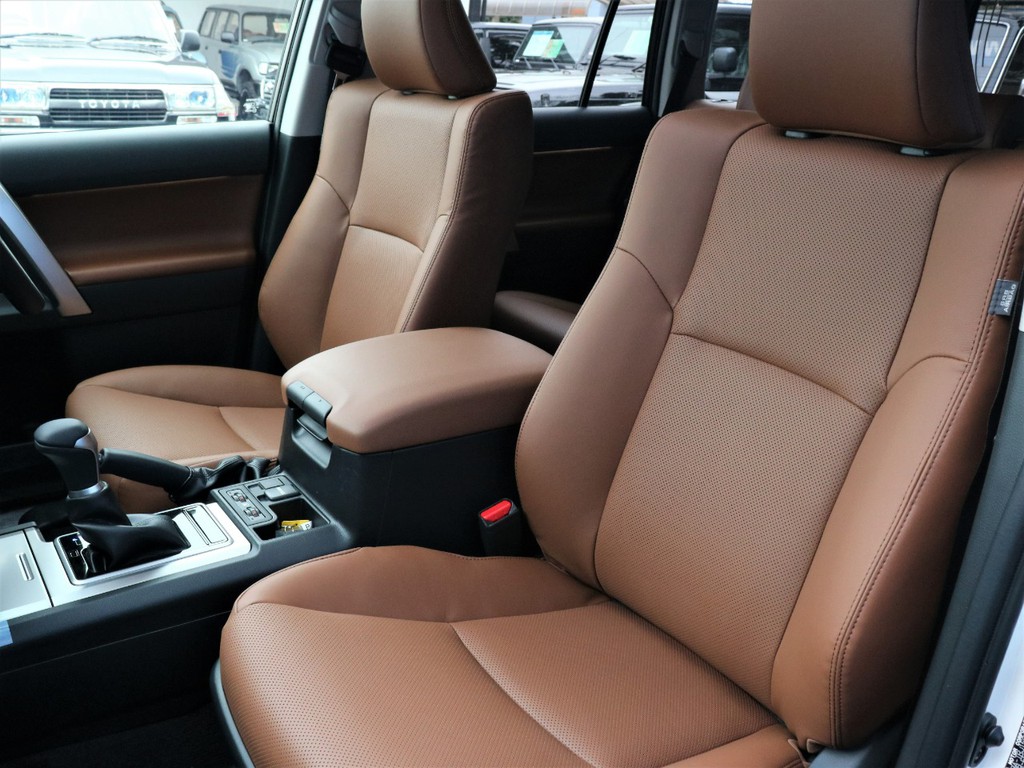 新車未登録者なので前席とっても綺麗です！