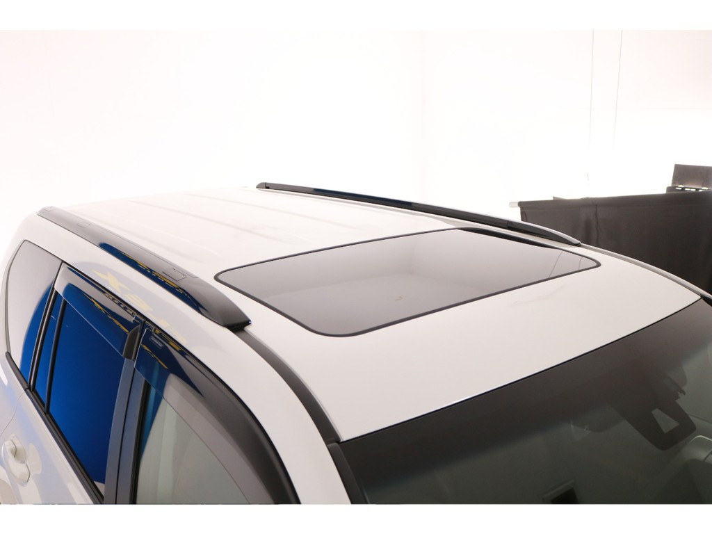 専用ルーフレール！人気のサンルーフ装備車！