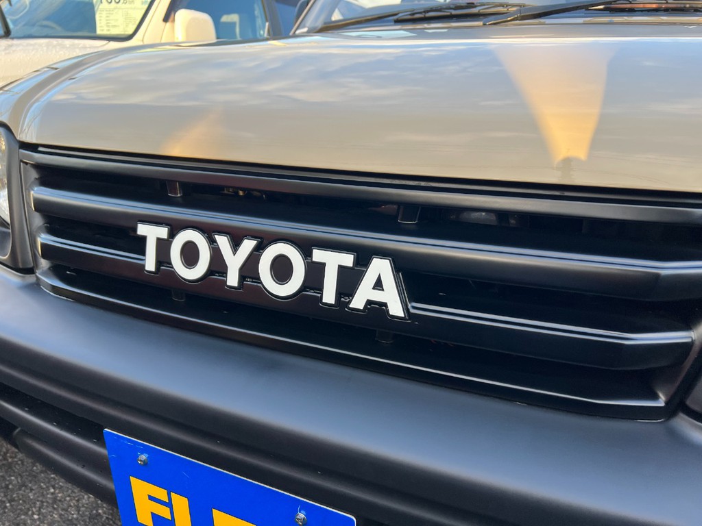 横文字TOYOTAエンブレム！外せないポイントです！