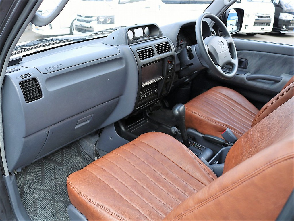車内も綺麗に保たれております！