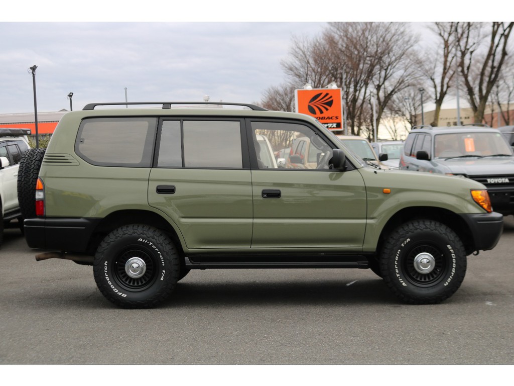 車高は純正で仕上げておりますので、乗り降りもしやすくなっております！
