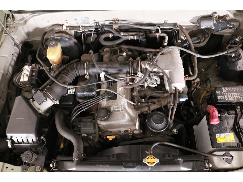 走行距離が驚きの３万キロ台！２７００ｃｃ３ＲＺエンジン！