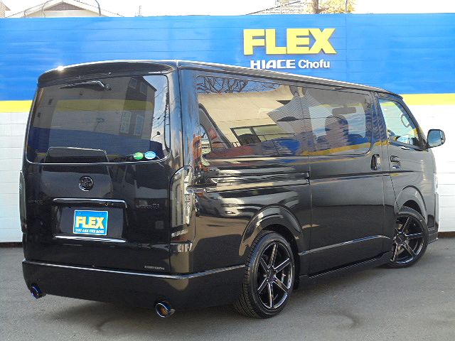 ブラックボディーのカスタム車！