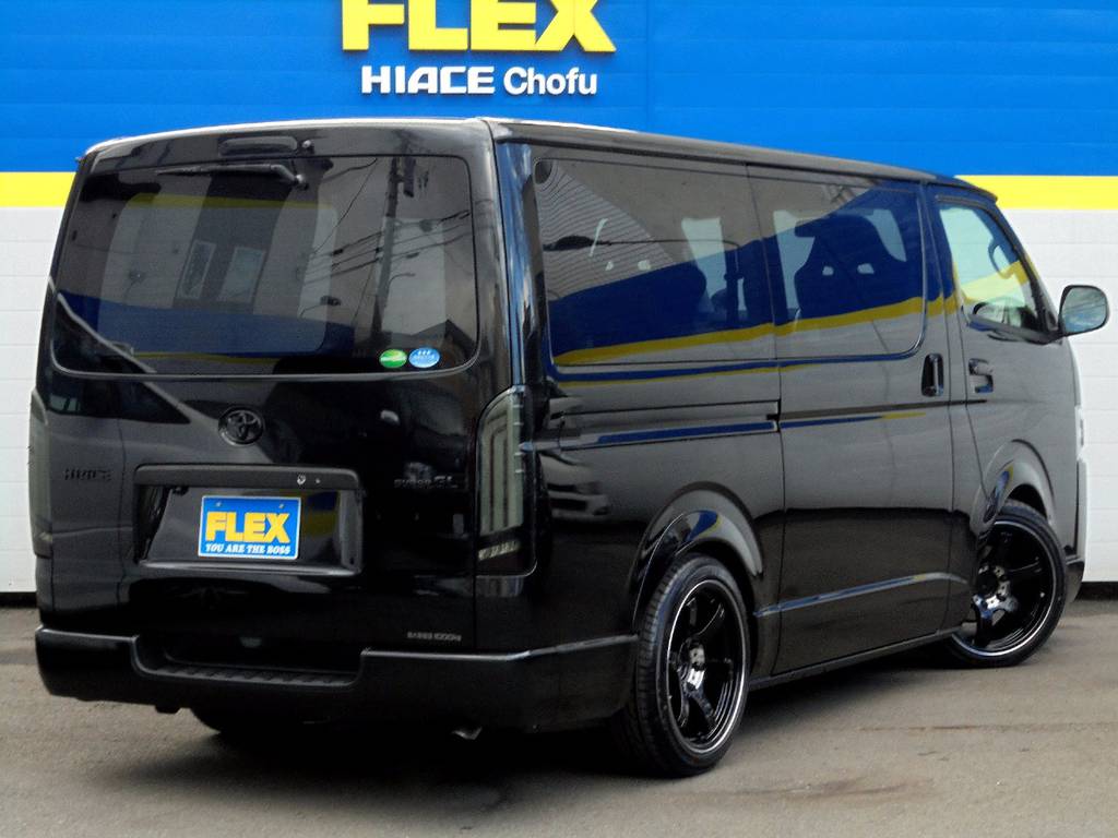ブラックボディーのカスタム車！