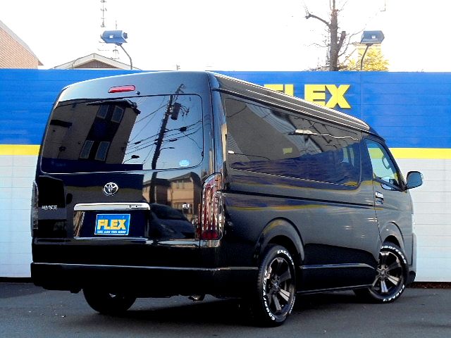 ブラックボディーのカスタム車です！