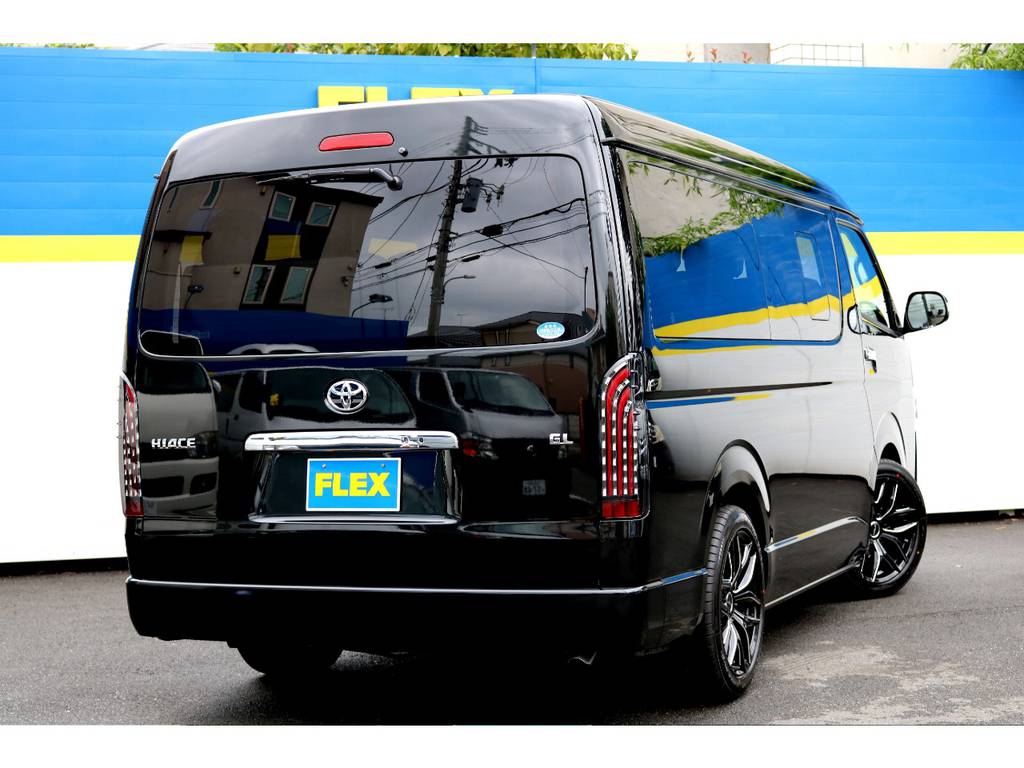 ブラックボディーのカスタム車！
