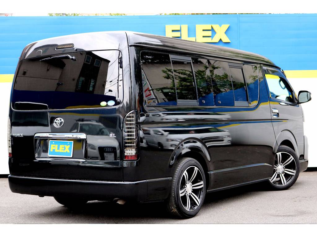 ブラックボディーのカスタム車！
