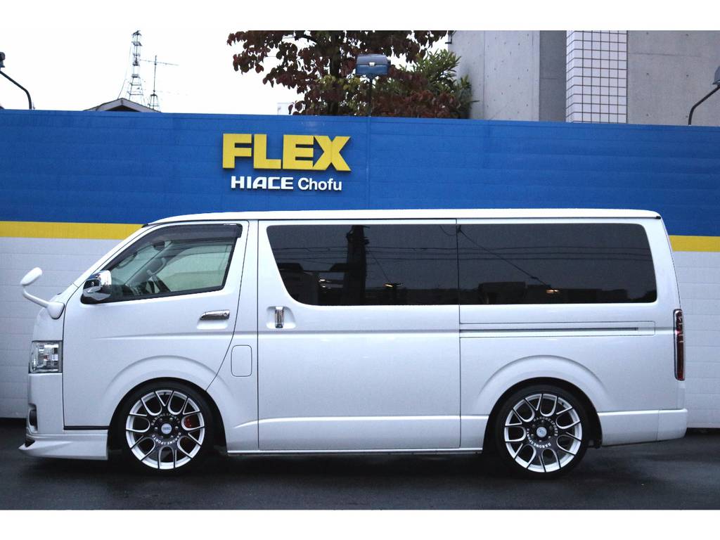パール色のカスタム車です！