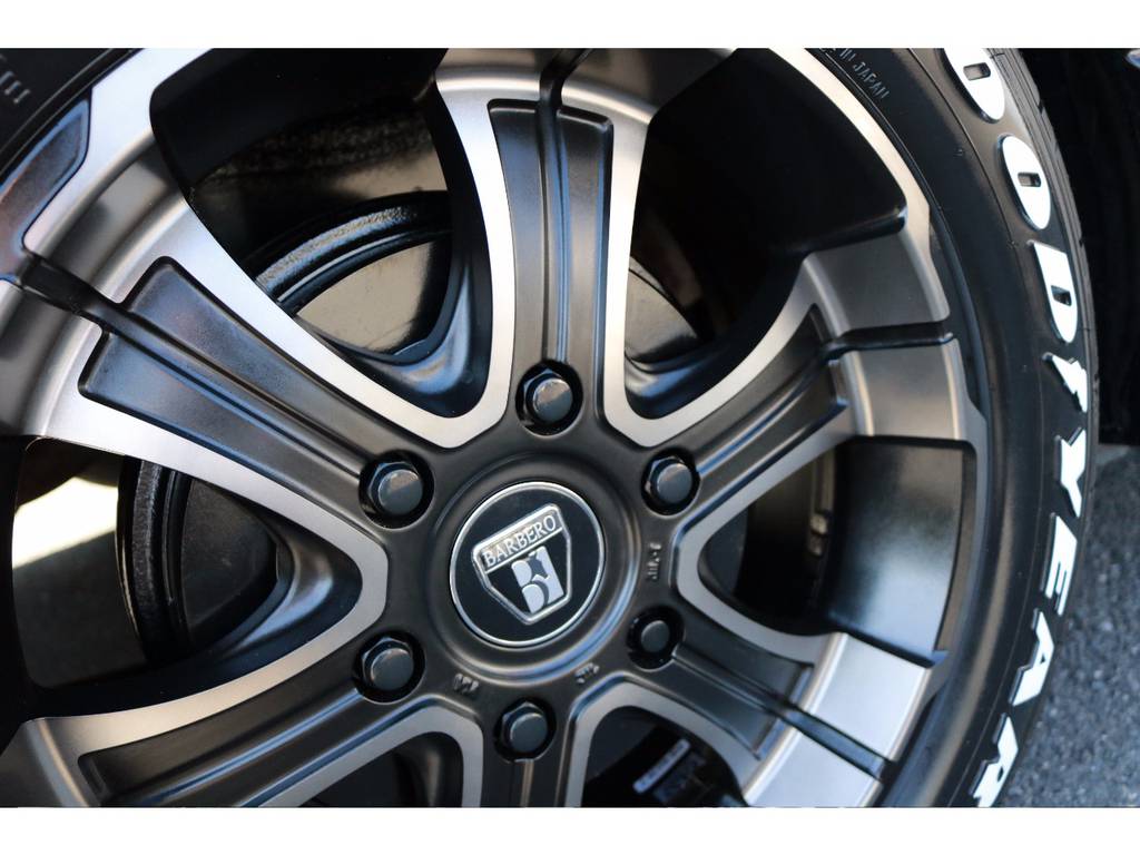 新品ＦＬＥＸバルベロ１７インチアルミ！ＧＯＯＤＹＥＡＲタイヤ！