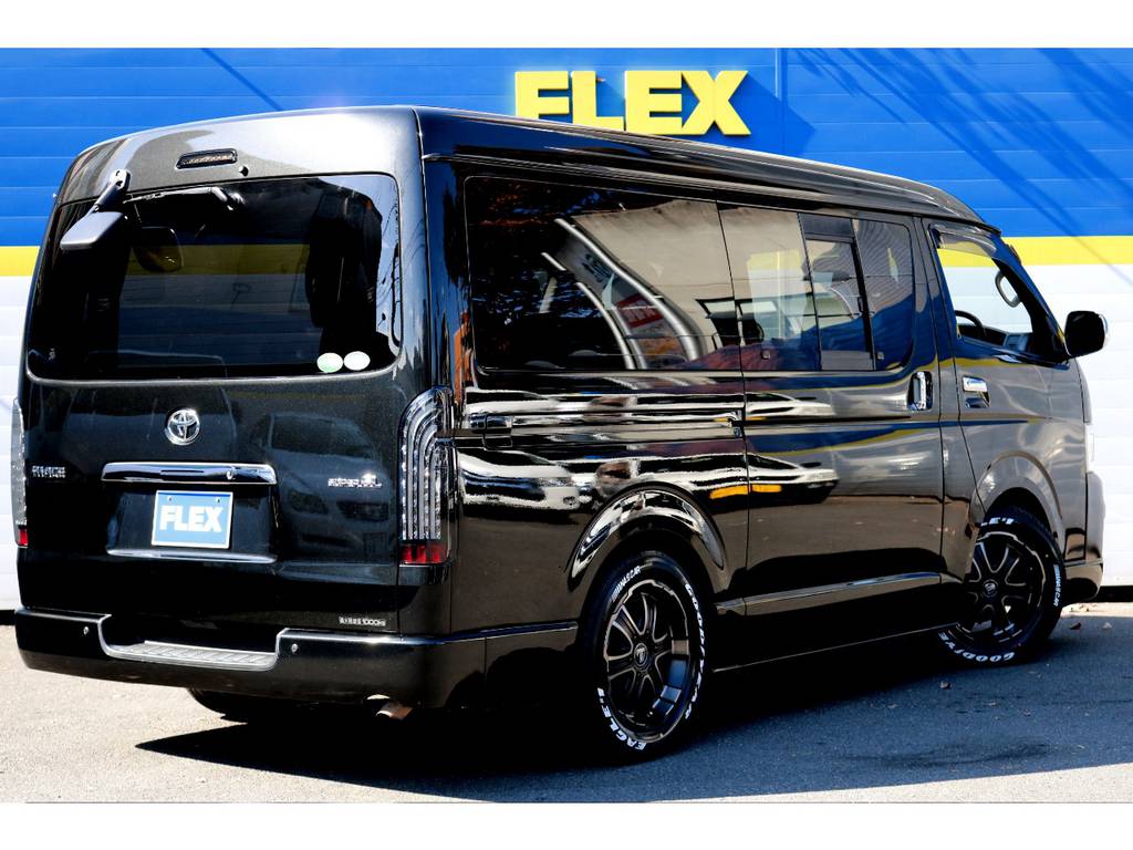ブラックボディーのカスタム車！
