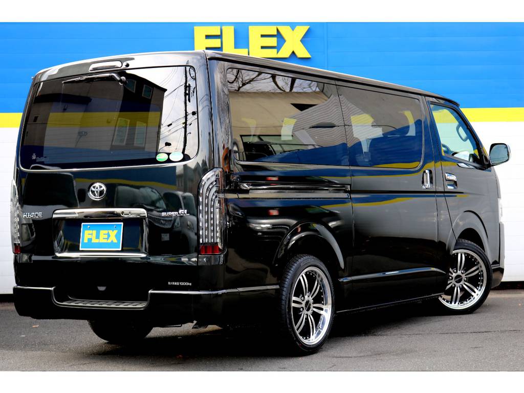 ブラックボディーのカスタム車です！