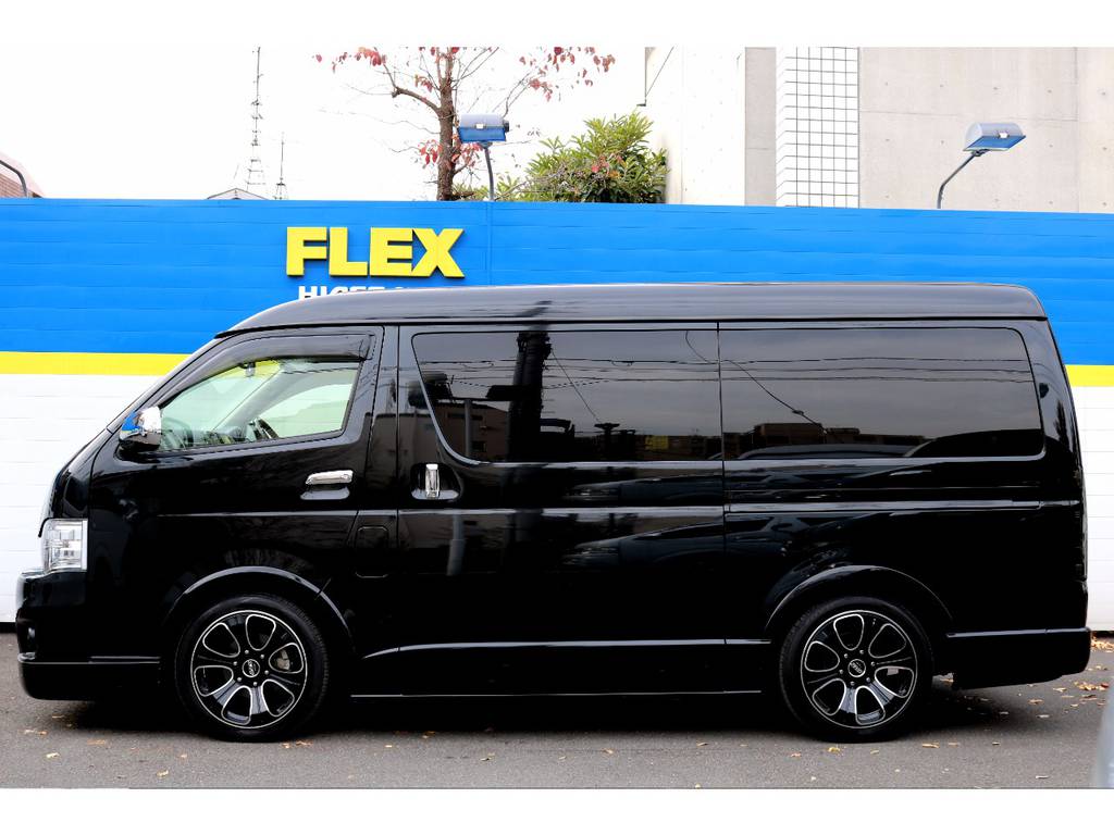 ブラックボディーのカスタム車です！