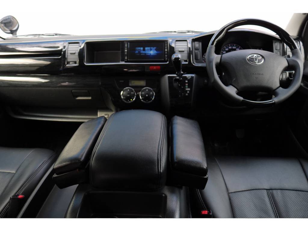 インテリアもしっかりカスタム済み！