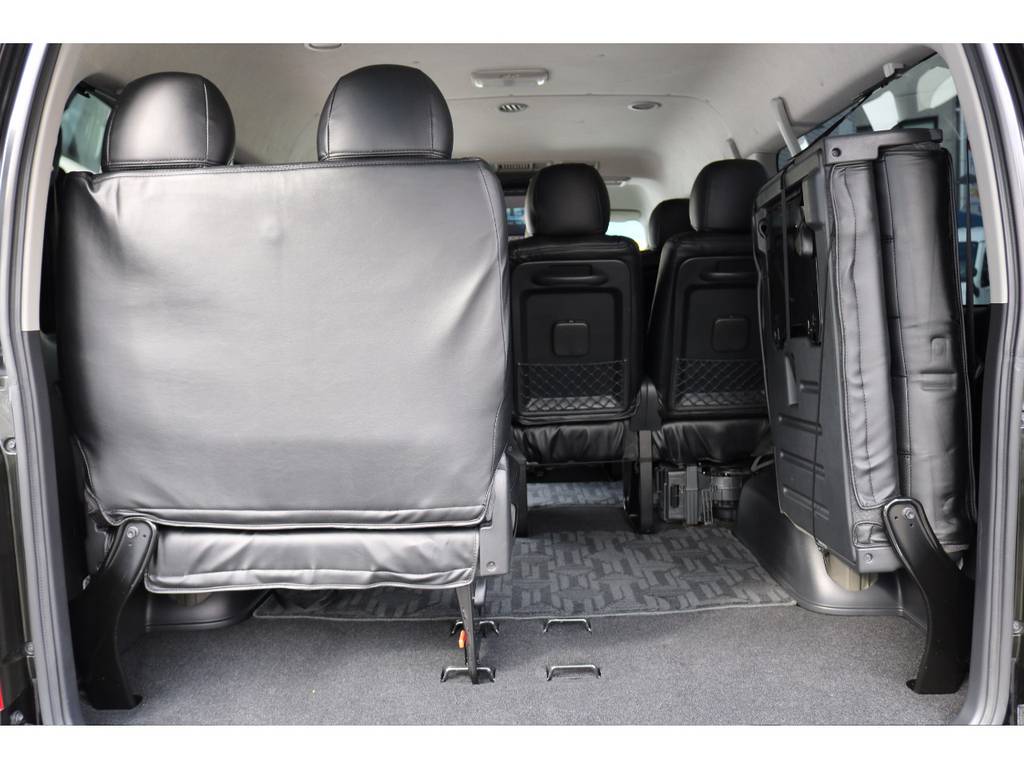 ４列目は跳ね上げシートです！