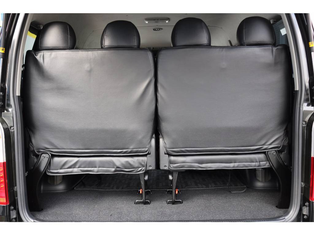 ４列目は跳ね上げシートです！