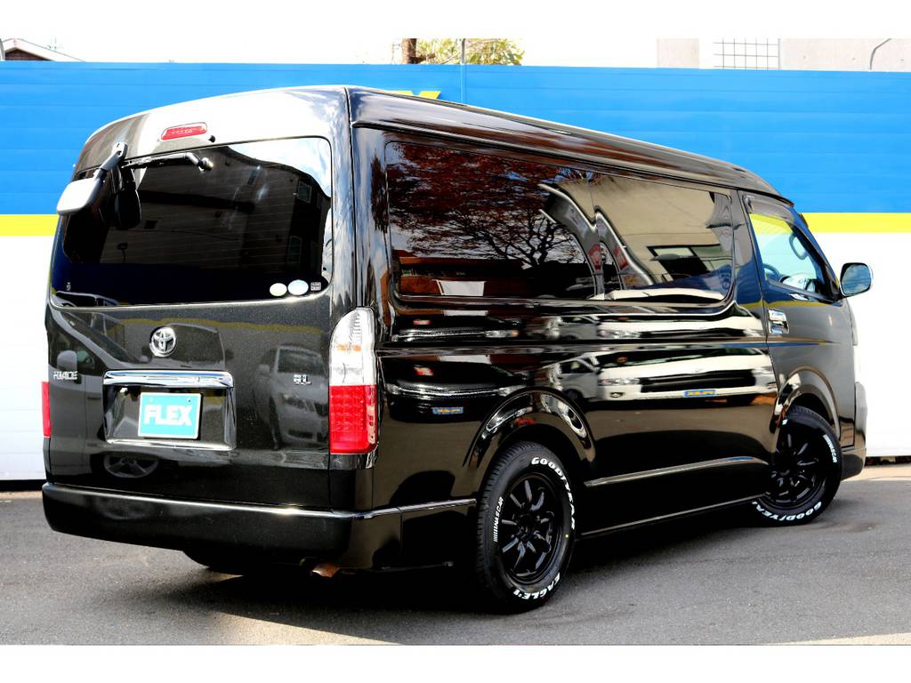 ブラックボディーのカスタム車！