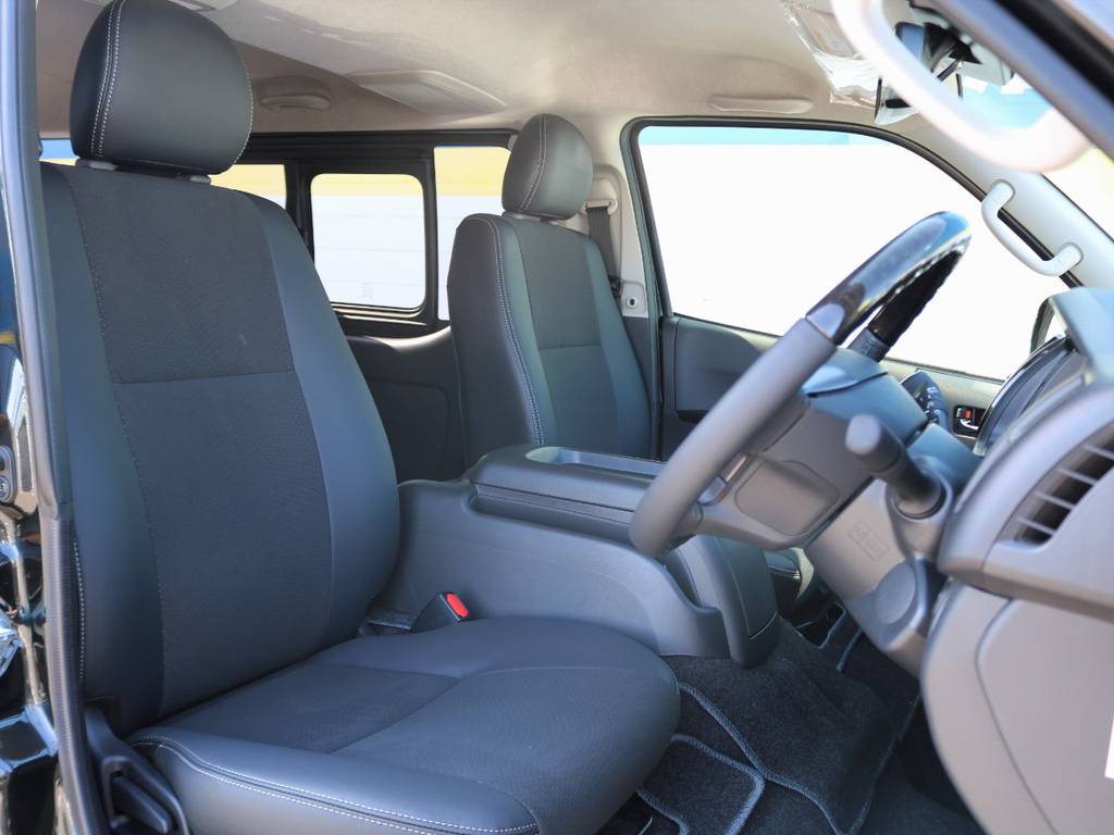 特別仕様車専用ハーフレザーシート♪